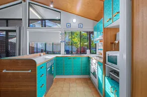 Two BedroomVilla (1 Queen,2 Single) - pets allowed - Image 3