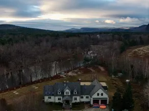 The Paddle House: Riverfront, Rafts, Ultimate Game Room, Hot Tub, Yard Games! - Image 2