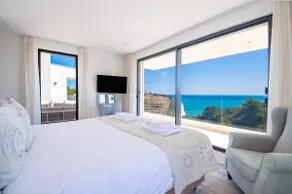 Fantastisk villa med enastående havsutsikt och modern design - Image 3