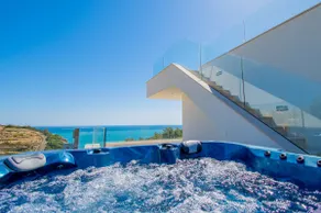 Fantastisk villa med enastående havsutsikt och modern design - Image 4