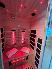 Kingfisher Lodge - Private Hot Tub - Infrared Sauna - Dog Friendly - Image 2