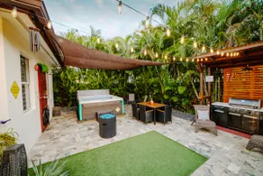Luxury Oasis: Private Grill Hot Tub and Serenity - Image 5