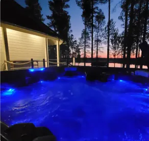Arctic Villa Tuomi – Romantic 2BR w/ Hot Tub+sauna - Image 2