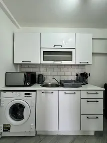 Twin Bed Apartment + New refurbishment + parking - Image 5