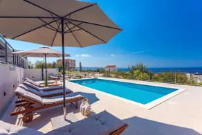 NY! Villa Diva med 7 soveværelser, opvarmet pool, sauna og sjov zone, havudsigt - Image 2