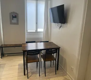 Cosy and luminous 2 bedroom flat - Image 4