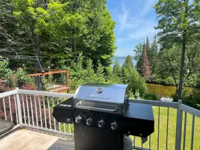 Cindy's, waterfront chalet! - Image 3