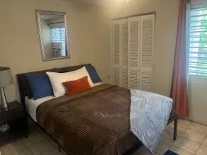 Beach Townhouse, near hip strip, beach, airport - Image 3