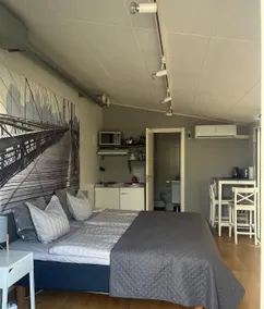 Garden house with parking in central Malmo - Image 2