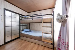 Museum House, Family Apartment 202 - Image 4