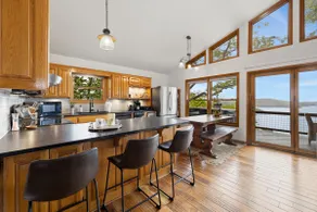 ★ ᖇᗩYBUᖇ ᑎ LOᗪGE »Hot tub» $ 1M LᗩKE VIEW! - Image 4