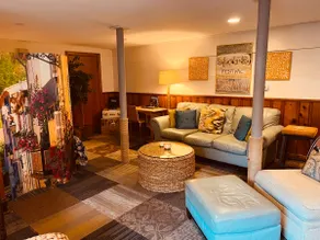 Yellow Submarine trendy basement apt w/courtyard - Image 4