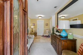 4 bed 5 bath, with Pool, 3 houses from Beach - Image 4