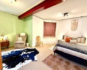 Bee’s Place Weston Getaway - Image 3