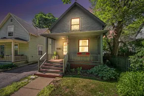Cozy + Clean ”Old West Side” Home .5m to Downtown - Image 4