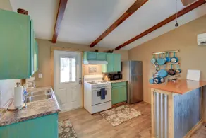 Newly Renovated Rockport Cottage 4 mil beach - Image 4