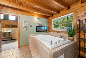 Lakeside Log Home, Private Dock, Near Ark! - Image 3