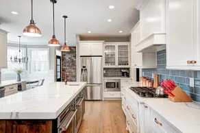 Executive Chic Farmhouse - Image 5
