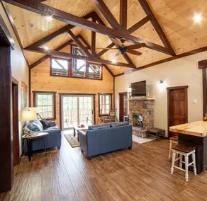 Spacious Riverfront Lodge on the Rapids - Image 3