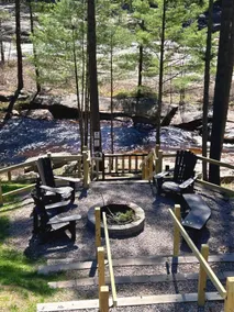 Spacious Riverfront Lodge on the Rapids - Image 4