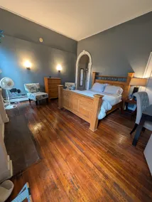 Large Upper 1 bedroom apartment, pet friendly - Image 2