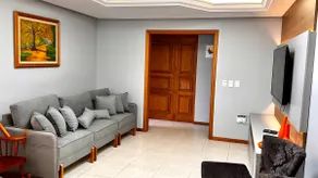 *4 bedroom apartment near the beach and the city center* - Image 2