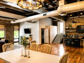 Salt & Iron Loft - The Heart of Uptown Columbus - Image 2