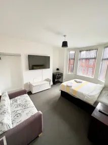 United View! Big House, Prime location, Transport - Image 4