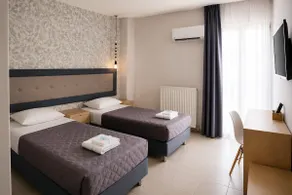 Santorini Symmetry Apartment-Spacious Stay for up to 8 Guests in Megalochori Village - Image 5