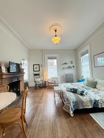 Studio w Parking in Portsmouth Historic District - Image 4