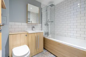316 Westgate - Image 4