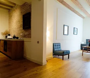 Tasteful & Central in the historic Gothic quarter - Image 4
