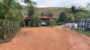 Luna D’Oro Ranch Swimming pool and nature - Image 2