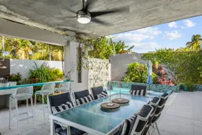 5 bedroom Exclusive Beach Villa- WOW! - Image 3