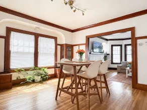 Look no further in Lakewood! 2bed 1bath Central AC - Image 3