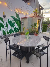 Beachfront home in the heart of town, Walkable - Image 3