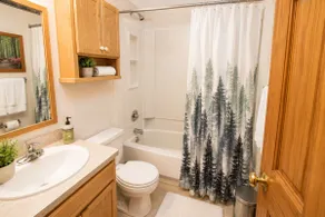 Snowshoe Condo w/ Mtn Views, Walk to Ski Lift - Image 4