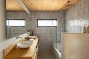 Cozy A-Frame Retreat in Niagara Wine Country - Image 3