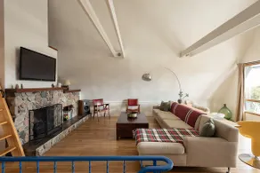 Cozy A-Frame Retreat in Niagara Wine Country - Image 2