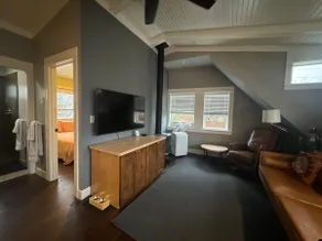 Green Lake Carriage Apartment - Image 2