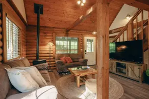 *** Fredelig Lazy Bear Lodge | Dit eget bjælkehus i skoven | 10 min fra Dells * - Image 2