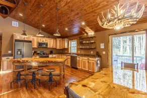 *** Den smukke Whitetail Ridge-Luksus 5BR Cabin, kun få minutter fra centrum *** - Image 3