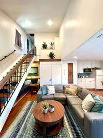 The Happy Hideout/sleeps 8/ updated/central/king - Image 4