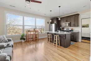 Guest House with Stunning Sunrise & City Views - Image 2