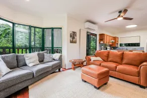 Merindah • Pet-Friendly • Central 4BDR for 10 - Image 2