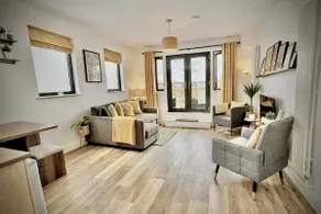 Margate Penthouse Private Balconies Sea Glimpses Gated Parking Air-Con The Penthouse Margate - Image 4