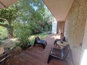 Cottage with terrace in lush greenery - Image 3