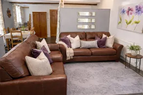Romeo Cottage - Sleeps 4 - Open Plan Barn - Private Hot Tub & Garden - Image 5