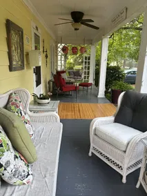 Historic Street House/Hot Tub/Splash Pool/Chickens - Image 2