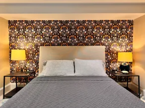Explore Sights of Washington from Spacious Crib - Image 3